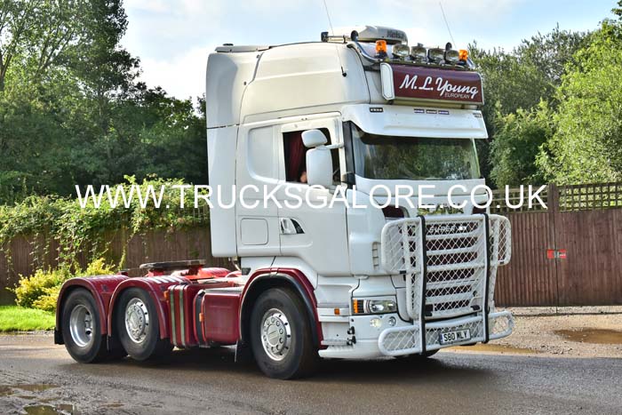 YOUNG S80 MLY 19kt0340