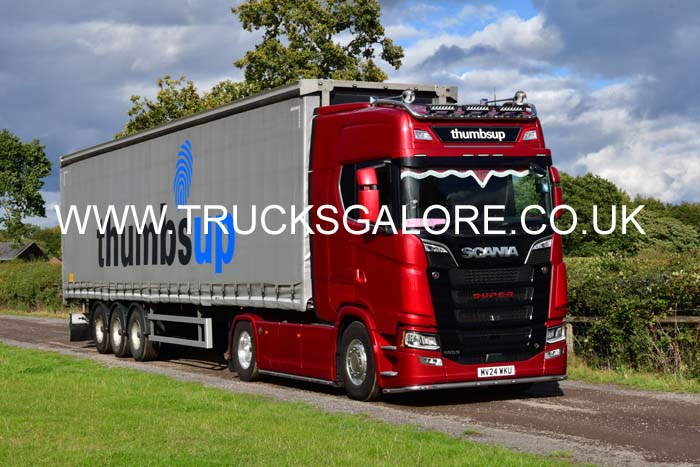 THUMBSUP MV24 WKU 25ch0272