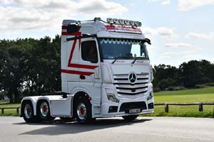 DAVIES RE, RD72 RED 25cv0275