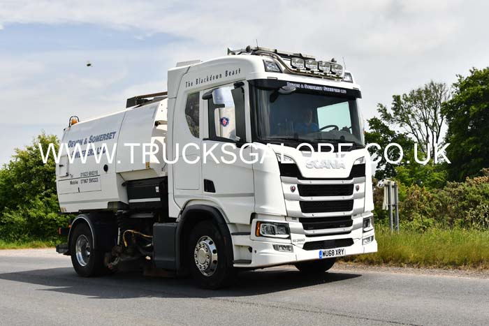 DEVON SWEEPERS WU68 XRY 25dv0146