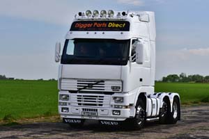 25dv1073