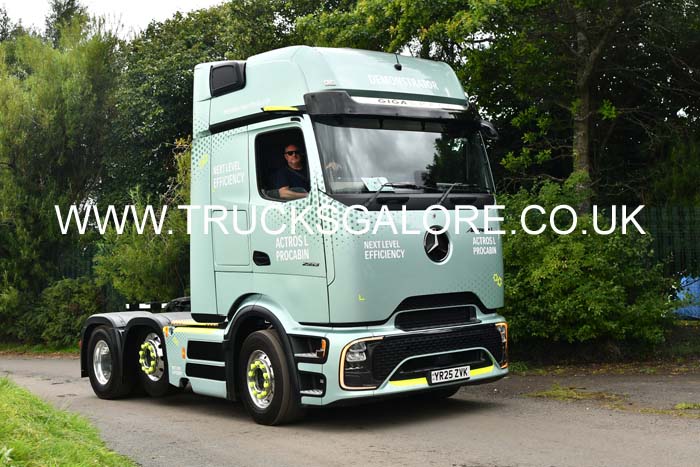 MERCEDES YR25 ZVK 25ed0965