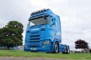 PETRIE, TOM V88 TJP 25ed2142