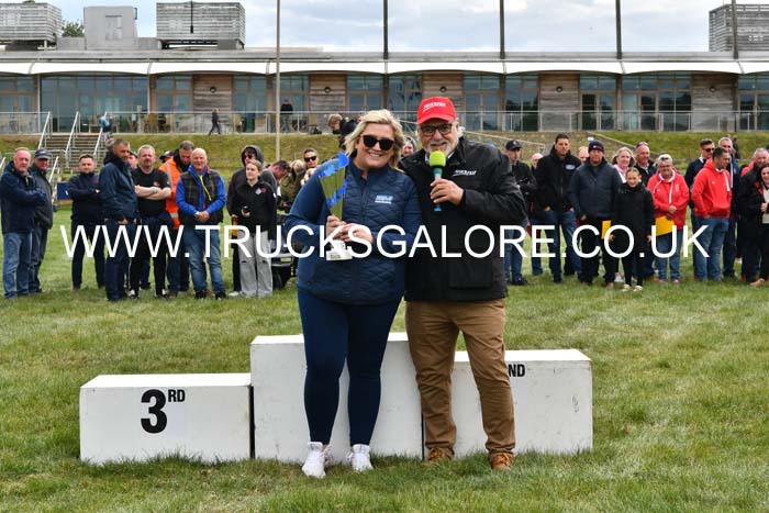 25Lc2365 Best Kept Showcase