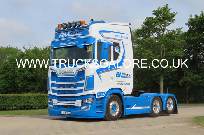 BM TRANSPORT 241-MN-555 25Lc0152