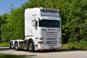 YOUNG V8 KMY 25Lc0690