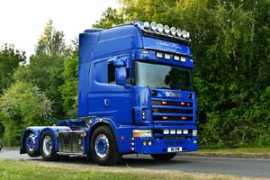 WYKES V8 DYW 25tb0298