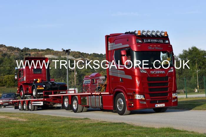 BOUND JK&ME, MC70 HAY 25wa0352