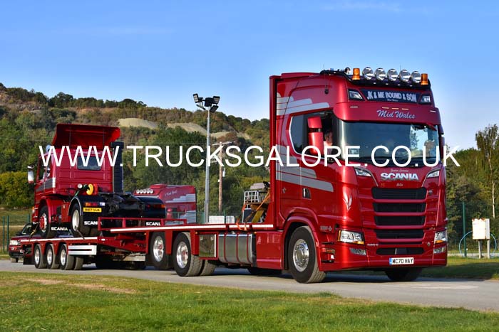 BOUND JK&ME, MC70 HAY 25wa0353