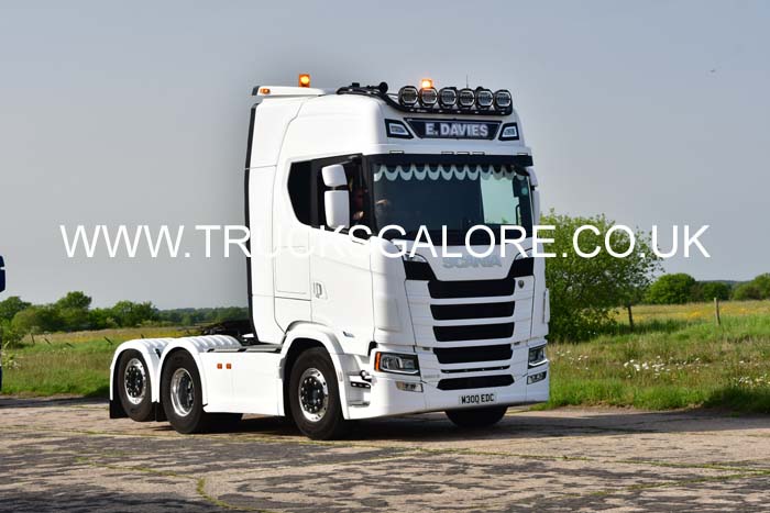 26dv0557