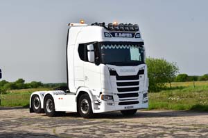 26dv0557