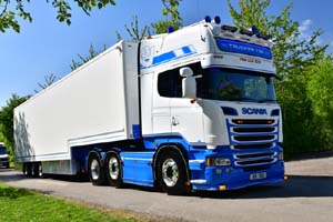 TRUCKER TIM V8 YEA 26Lc0930