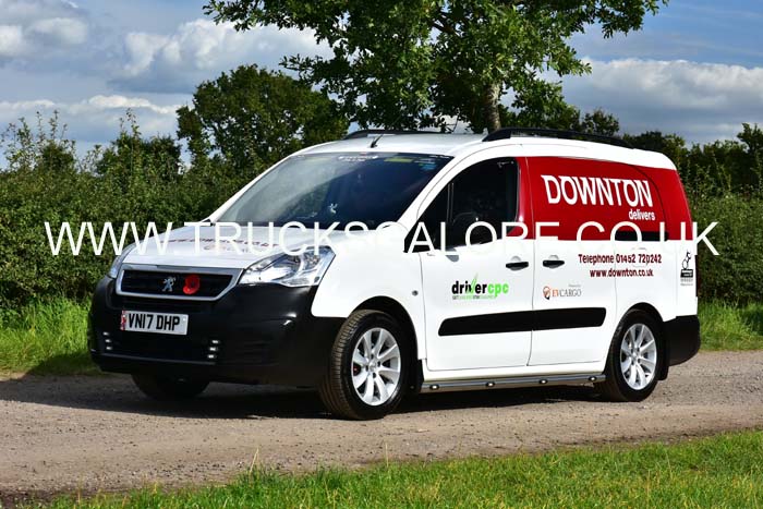 DOWNTON VN17 DHP 19ch0072