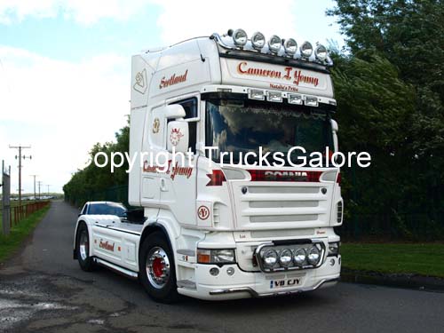 YOUNG V8 CJY 08ed287