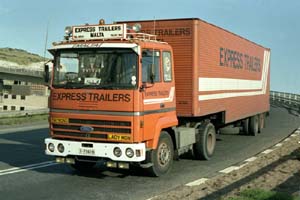 EXPRESS TRAILERS B-7982