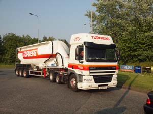 TURNERS (SOHAM) AE60 FEU (2)